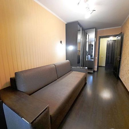 Ботанік Це 3 Кімнатна Квартира Подобово У Центрі Полтави Мережа Alex Apartments Безконтактне Заселення 24-7 Документи Для Відряджень Poltava Luaran gambar